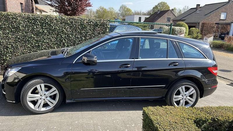 Zwart Gebruikt 2012 Mercedes R350 MPV | € 12.500 (Eerlijke prijs) - Afbeelding 1/4