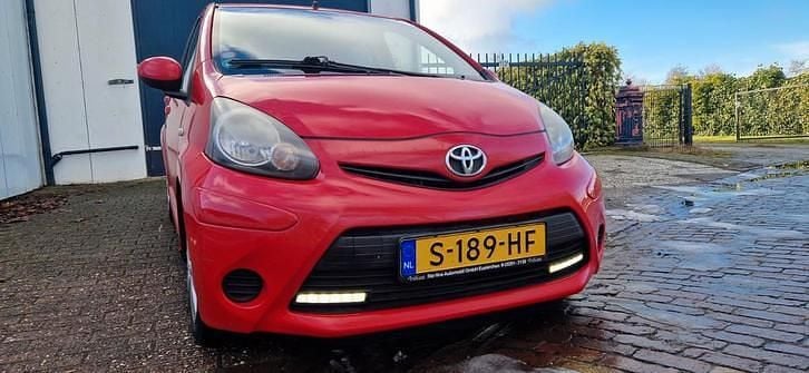 Occasion 2013 Toyota Aygo Hatchback | € 2.499 (Goede deal) - Afbeelding 1/4