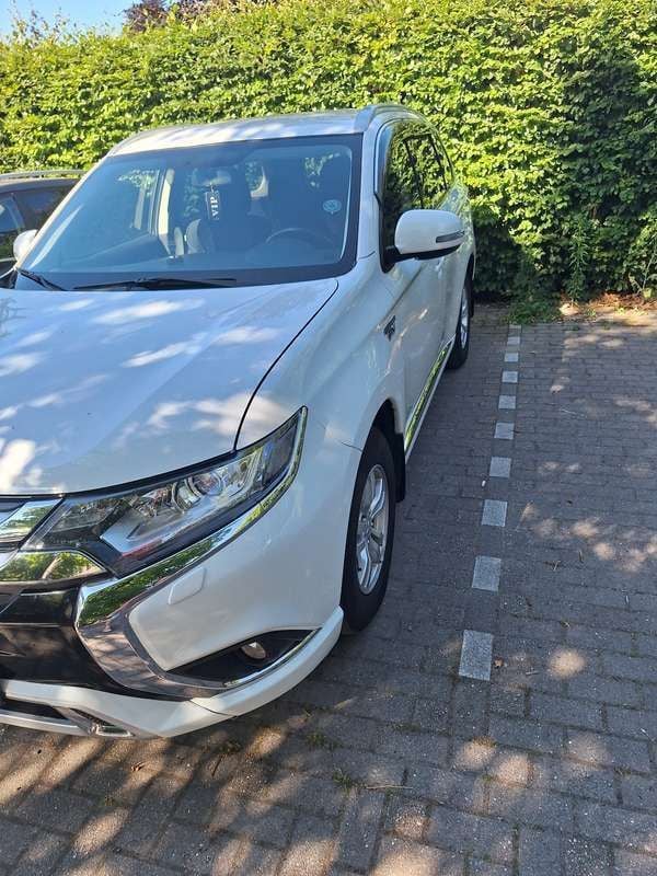 Gebruikt 2021 Mitsubishi Outlander P-HEV SUV | € 21.500 (Goede deal) - Afbeelding 1/4