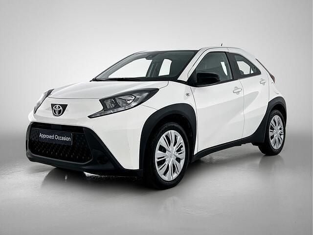 Wit Gebruikt 2023 Toyota Aygo Play Hatchback | € 16.750 (Eerlijke prijs) - Afbeelding 1/4