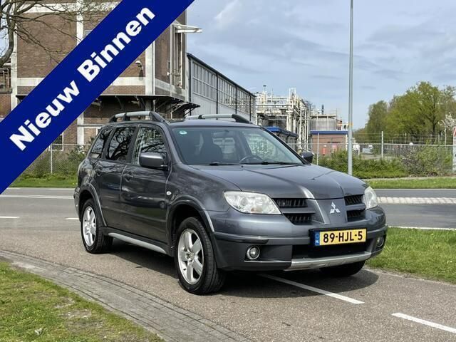 Grijs, metallic lak Gebruikt 2008 Mitsubishi Outlander SUV | € 5.999 - Afbeelding 1/4