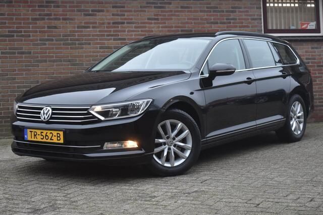 Zwart, metallic lak Gebruikt 2017 VW Passat Highline Stationwagen | € 14.949 (Super prijs) - Afbeelding 1/4