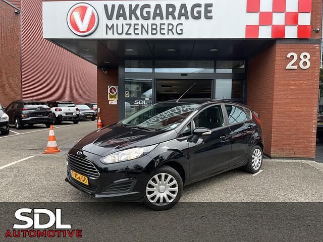 Zwart Gebruikt 2014 Ford Fiesta Style Hatchback | € 7.945 (Eerlijke prijs) - Afbeelding 1/4