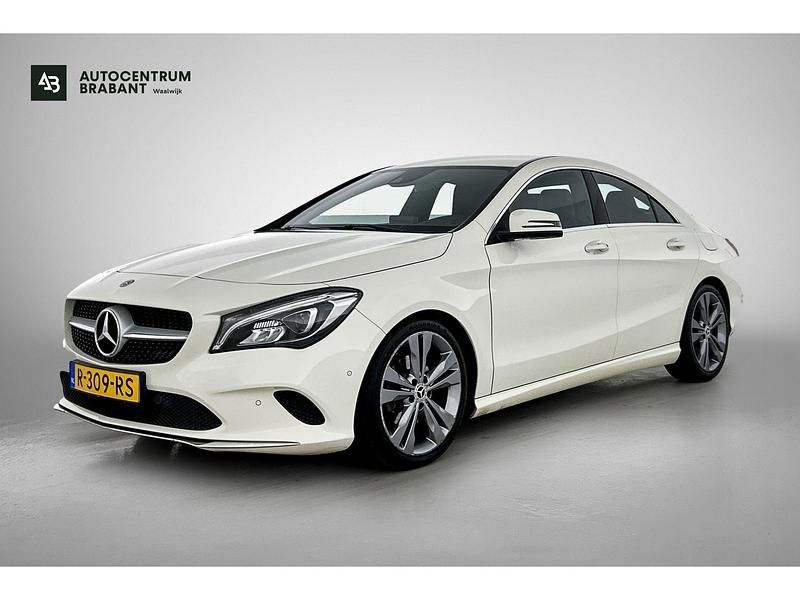 Wit Occasion 2017 Mercedes CLA180 Business Sedan | € 17.445 (Eerlijke prijs) - Afbeelding 1/4