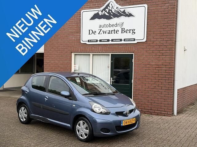 Blauw Occasion 2010 Toyota Aygo Comfort Hatchback | € 1.849 (Super prijs) - Afbeelding 1/4