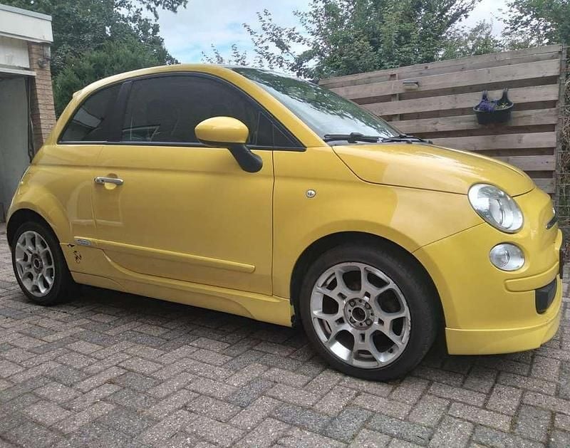 Geel Gebruikt 2010 Fiat 500 Sport Hatchback | € 5.100 (Goede deal) - Afbeelding 1/4