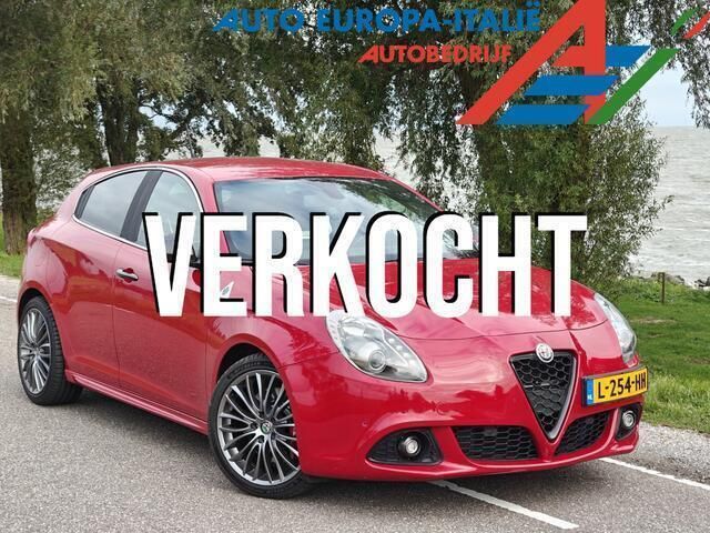 Rood Gebruikt 2014 Alfa Romeo Giulietta Quadrifoglio Verde Hatchback | € 17.950 (Iets duurder) - Afbeelding 1/4