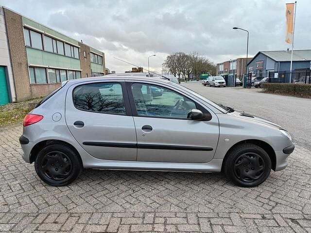 Occasion Peugeot 206 109 PK (80 kW) 2002 Grijs (metallic) Hatchback