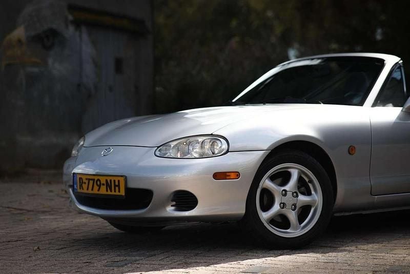 Occasion Mazda MX5 Exclusive 110 PK (80 kW) 2003 Zilver Cabriolet