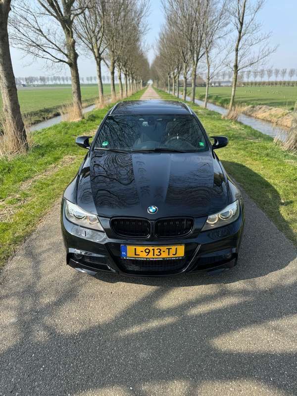 Gebruikt 2011 BMW 320 Sport Line Stationwagen | € 11.000 (Duur) - Afbeelding 1/4