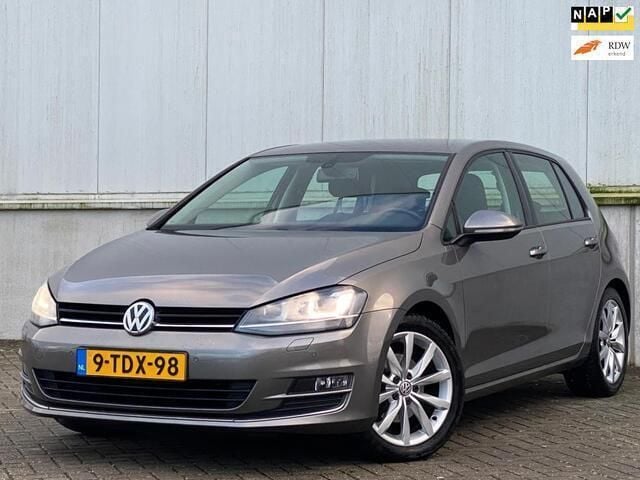 Grijs Gebruikt 2014 VW Golf VII Highline Hatchback | € 10.495 (Eerlijke prijs) - Afbeelding 1/4