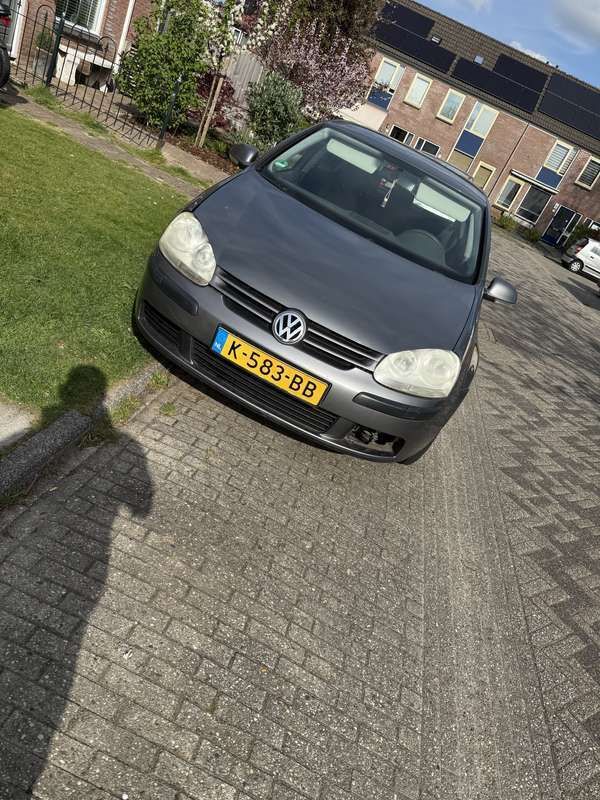 Grijs Gebruikt 2004 VW Golf IV Trendline Hatchback | € 850 (Super prijs) - Afbeelding 1/4