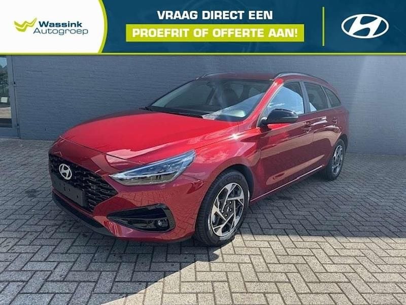 Rood Nieuw 2025 Hyundai i30 Comfort Stationwagen | € 34.390 (Iets duurder) - Afbeelding 1/4