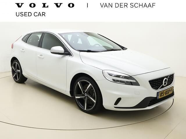 Wit Gebruikt 2017 Volvo V40 Business Edition Hatchback | € 15.900 (Iets duurder) - Afbeelding 1/4