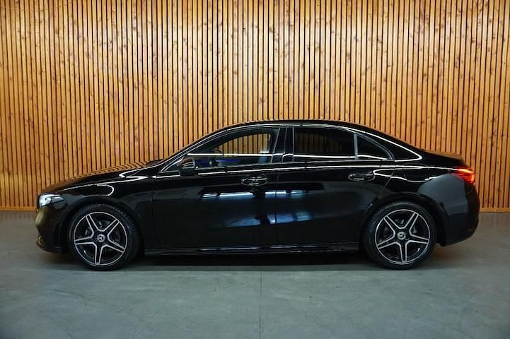 Occasion Mercedes A180 Business 136 PK (100 kW) 2021 Zwart (metallic) Sedan