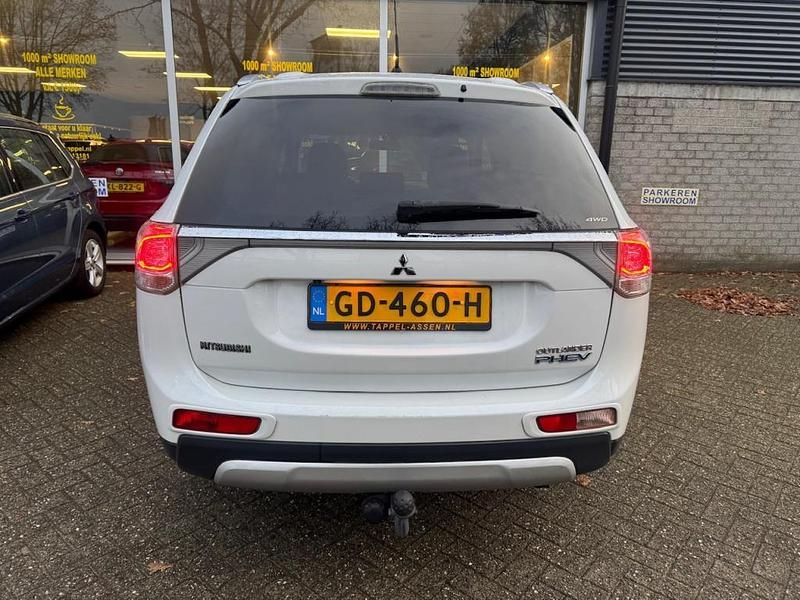 Occasion Mitsubishi Outlander P-HEV Edition 121 PK (88 kW) 2015 Wit SUV