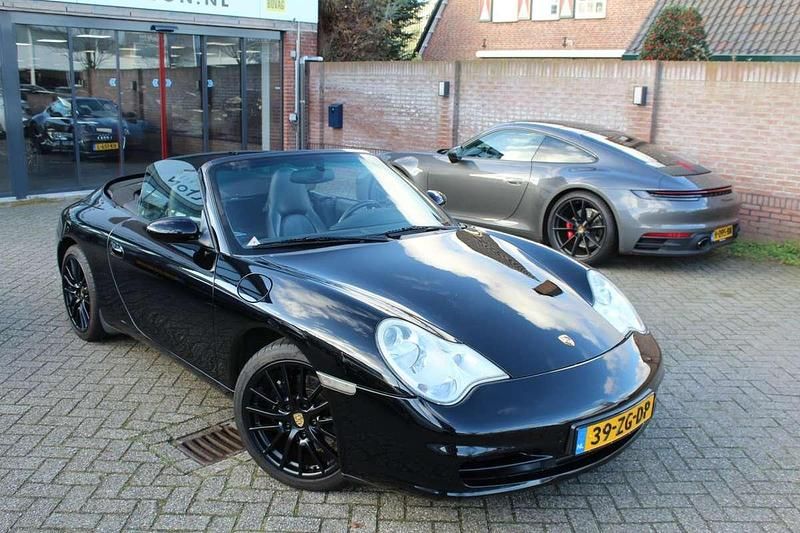 Zwart Occasion 2003 Porsche 911 Carrera Cabriolet Cabriolet | € 34.950 (Eerlijke prijs) - Afbeelding 1/4