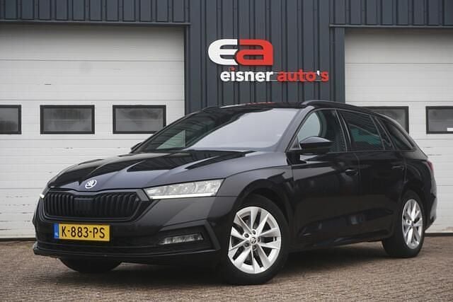Zwart Gebruikt 2021 Skoda Octavia Sport Stationwagen | € 13.900 (Eerlijke prijs) - Afbeelding 1/4