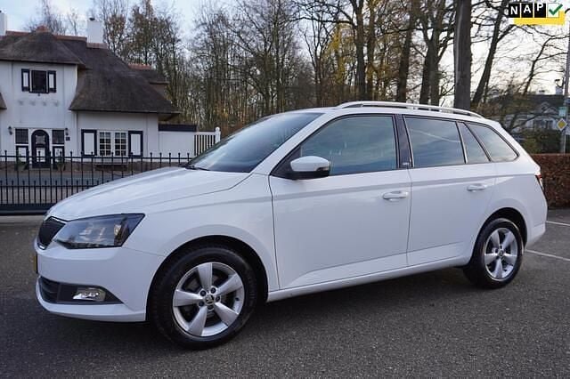 Wit Gebruikt 2015 Skoda Fabia Stationwagen | € 6.900 (Eerlijke prijs) - Afbeelding 1/4
