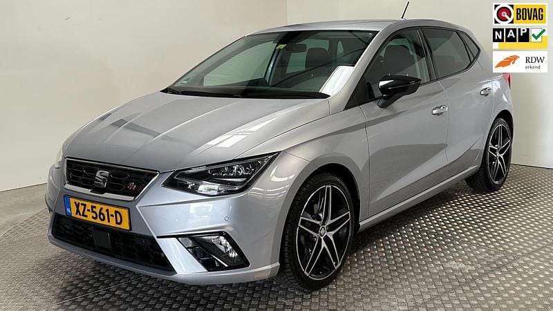 Grijs Gebruikt 2019 Seat Ibiza FR Hatchback | € 14.700 (Eerlijke prijs) - Afbeelding 1/4