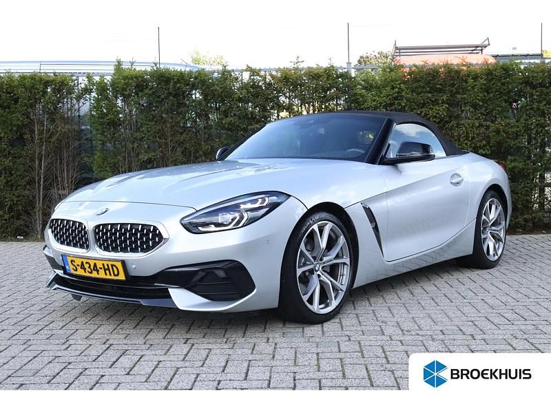 Grijs Gebruikt 2019 BMW Z4 Executive Cabriolet | € 39.895 - Afbeelding 1/4