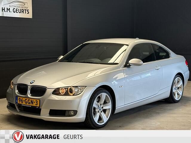 Grijs Gebruikt 2008 BMW 330 Executive Coupé | € 23.450 - Afbeelding 1/4