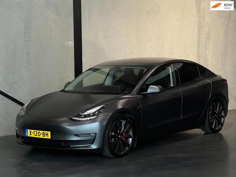 Grijs Gebruikt 2020 Tesla Model 3 Performance Sedan | € 19.890 (Eerlijke prijs) - Afbeelding 1/4