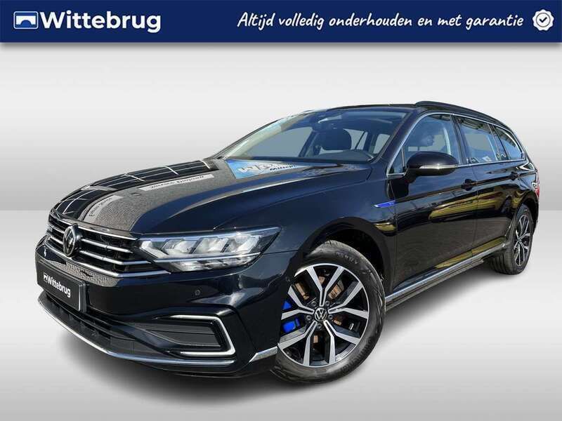 Zwart Gebruikt 2021 VW Passat Comfortline Stationwagen | € 25.950 (Eerlijke prijs) - Afbeelding 1/2