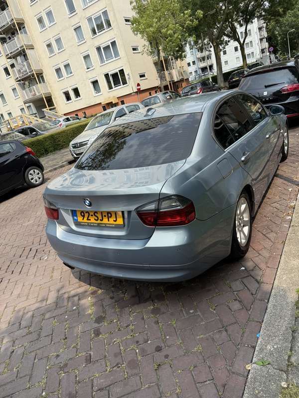 Grijs Gebruikt 2006 BMW 320 Executive Sedan | € 3.550 (Super prijs) - Afbeelding 1/4