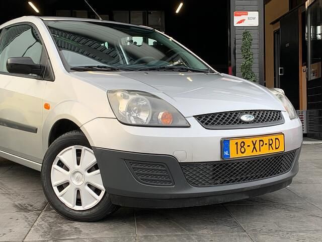 Occasion Ford Fiesta Cool & Sound Edition 69 PK (50 kW) 2007 Grijs Hatchback