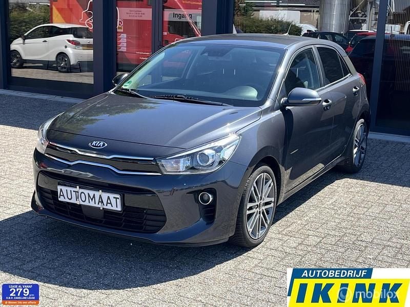 Grijs Gebruikt 2017 Kia Rio Hatchback | € 17.250 (Eerlijke prijs) - Afbeelding 1/4