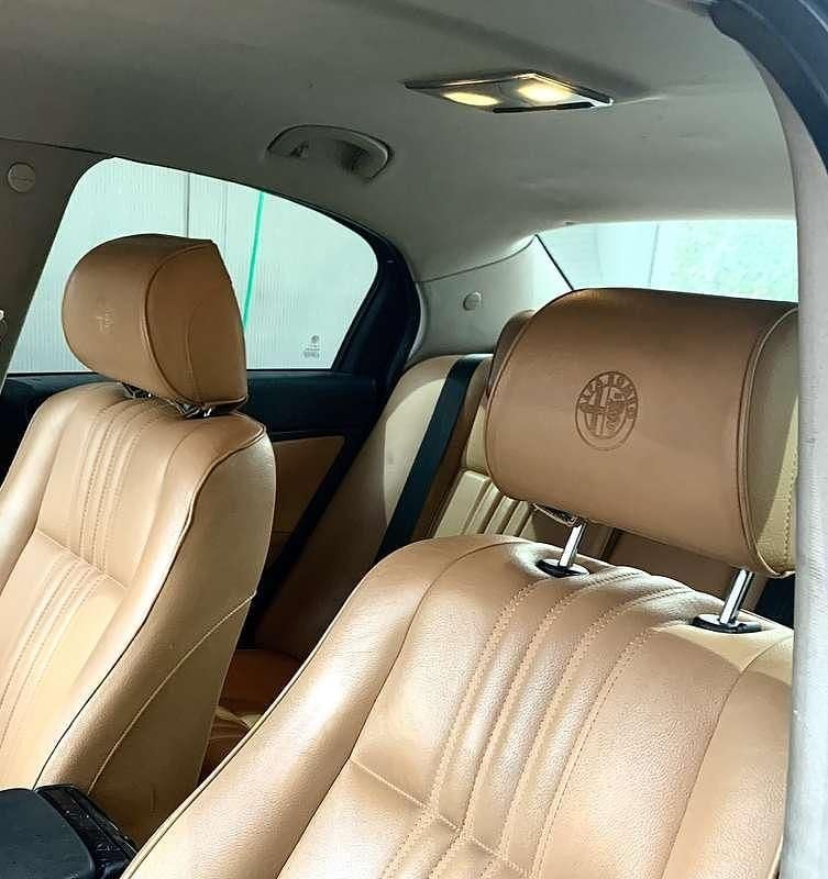 Occasion Alfa Romeo 159 Distinctive 160 PK (117 kW) 2006 Zwart Sedan