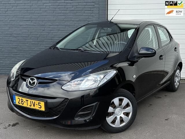 Zwart Gebruikt 2012 Mazda 2 Hatchback | € 2.750 (Eerlijke prijs) - Afbeelding 1/4