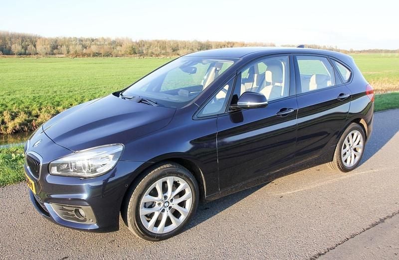 Blauw (metallic) Gebruikt 2015 BMW 220 Stationwagen | € 12.950 (Eerlijke prijs) - Afbeelding 1/4