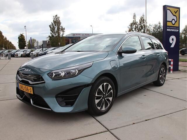 Grijs Gebruikt 2022 Kia Ceed Sportswagon Stationwagen | € 22.949 (Eerlijke prijs) - Afbeelding 1/4