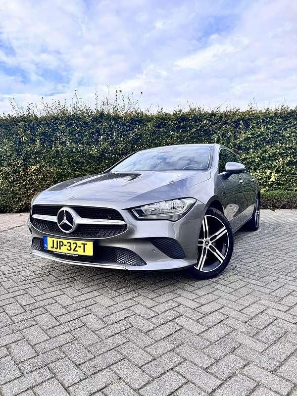 Grijs Gebruikt 2021 Mercedes CLA250 Premium Plus Sedan | € 26.495 (Super prijs) - Afbeelding 1/4