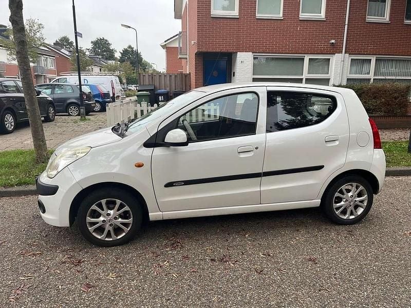 Wit Gebruikt 2010 Nissan Pixo Acenta Hatchback | € 1.950 (Goede deal) - Afbeelding 1/4