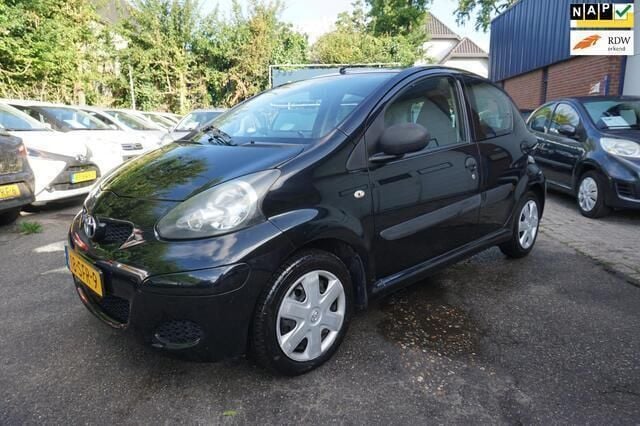 Zwart Gebruikt 2011 Toyota Aygo Cool Hatchback | € 3.999 (Eerlijke prijs) - Afbeelding 1/4