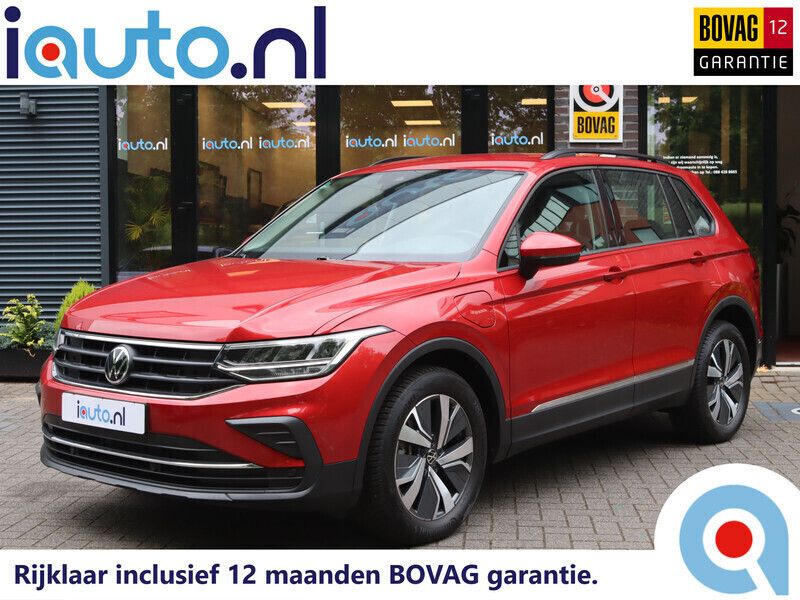 Rood Gebruikt 2021 VW Tiguan Edition SUV | € 30.945 (Super prijs) - Afbeelding 1/4