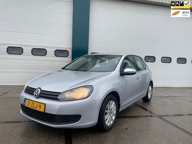 Grijs Gebruikt 2013 VW Golf VII Comfortline Hatchback | € 7.925 (Eerlijke prijs) - Afbeelding 1/4