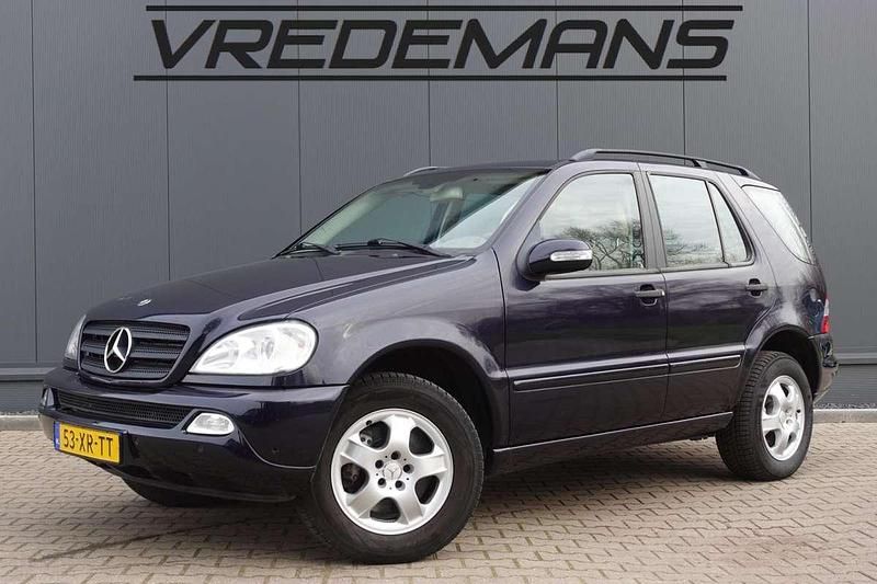 Blauw Occasion 2004 Mercedes ML270 Edition SUV | € 4.950 (Eerlijke prijs) - Afbeelding 1/4