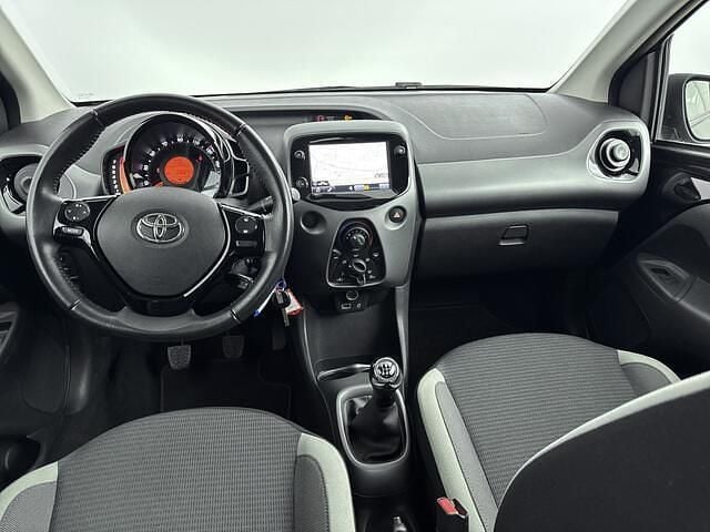 Occasion Toyota Aygo X-play 72 PK (52 kW) 2022 Zwart Hatchback