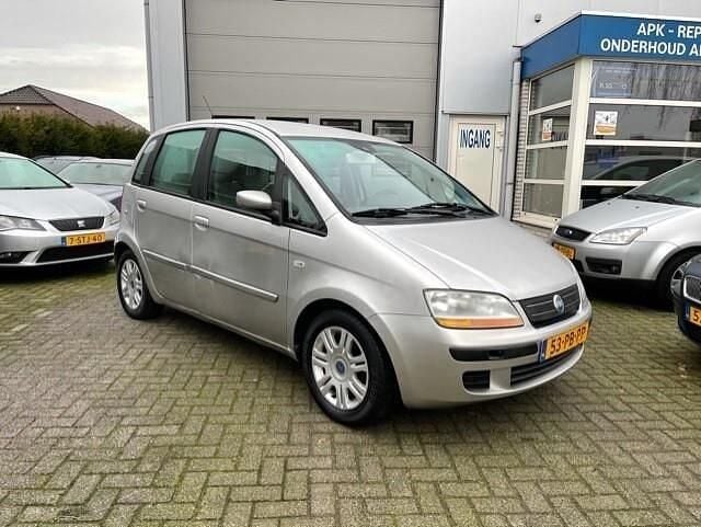 Occasion Fiat Idea Dynamic 95 PK (69 kW) 2004 Grijs MPV