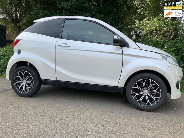 Wit Gebruikt 2018 Aixam Crossline Coupé | € 9.999 - Afbeelding 1/4