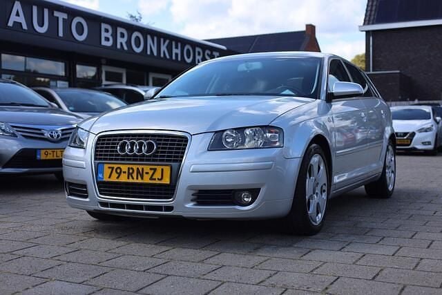 Grijs Gebruikt 2005 Audi A3 Sportback Ambition Hatchback | € 3.999 (Goede deal) - Afbeelding 1/4