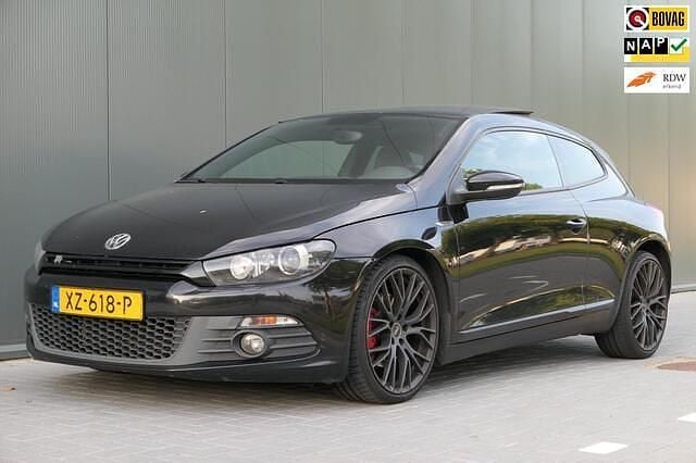 Zwart Gebruikt 2008 VW Scirocco Highline Coupé | € 6.940 (Eerlijke prijs) - Afbeelding 1/4