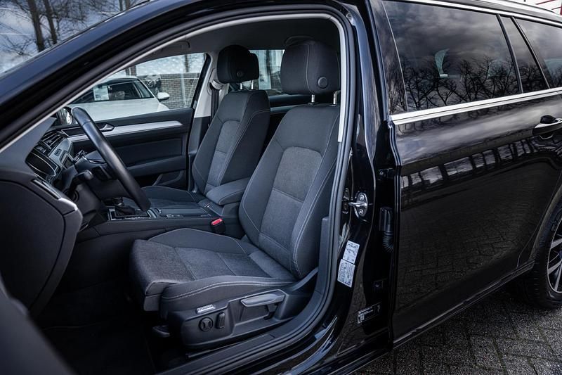 Occasion VW Passat Highline 150 PK (110 kW) 2019 Zwart (metallic) Stationwagen