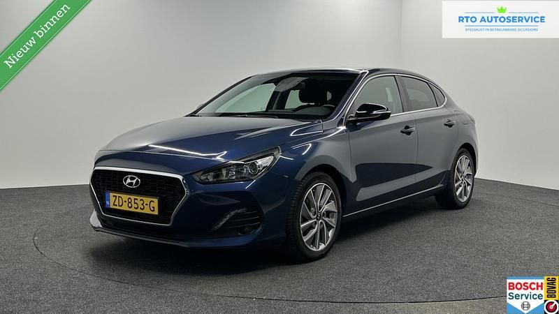 Blauw Occasion 2019 Hyundai i30 Premium Hatchback | € 999.999 - Afbeelding 1/4