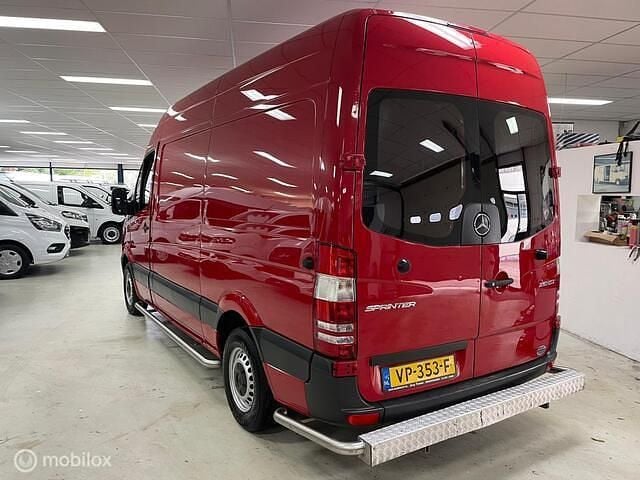 Occasion Mercedes Sprinter 95 PK (69 kW) 2015 Rood Van