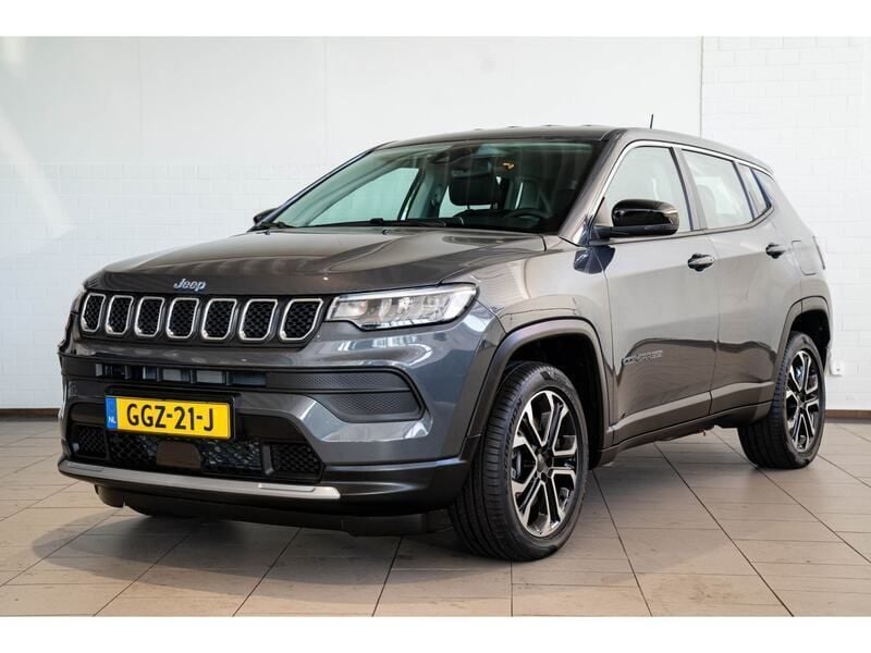 Grijs Gebruikt 2024 Jeep Compass Altitude SUV | € 33.450 (Eerlijke prijs) - Afbeelding 1/4